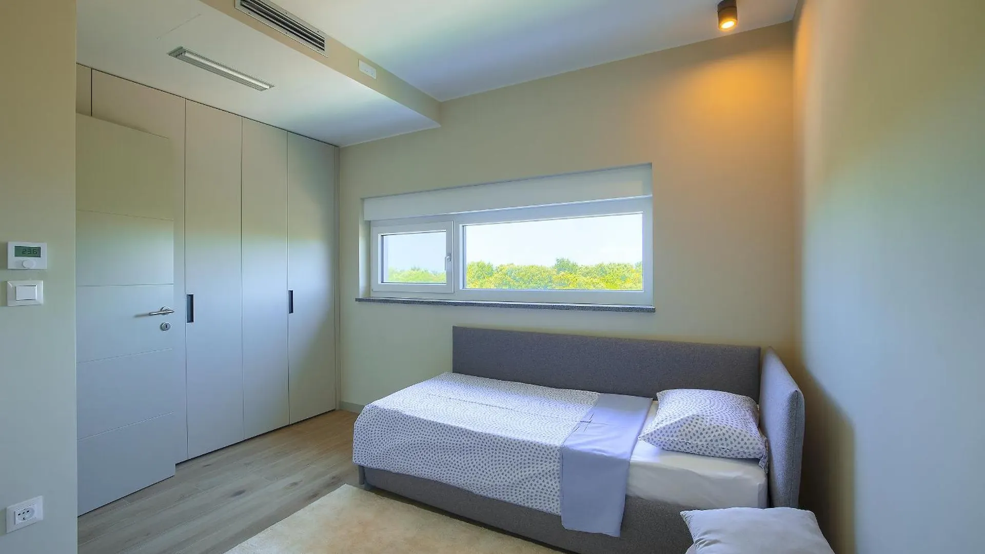 Villa Loreta Near Fazana For 7 Plus 1 People With Luxury Private Jacuzzi Only 600 Meters From Sea Stinjan