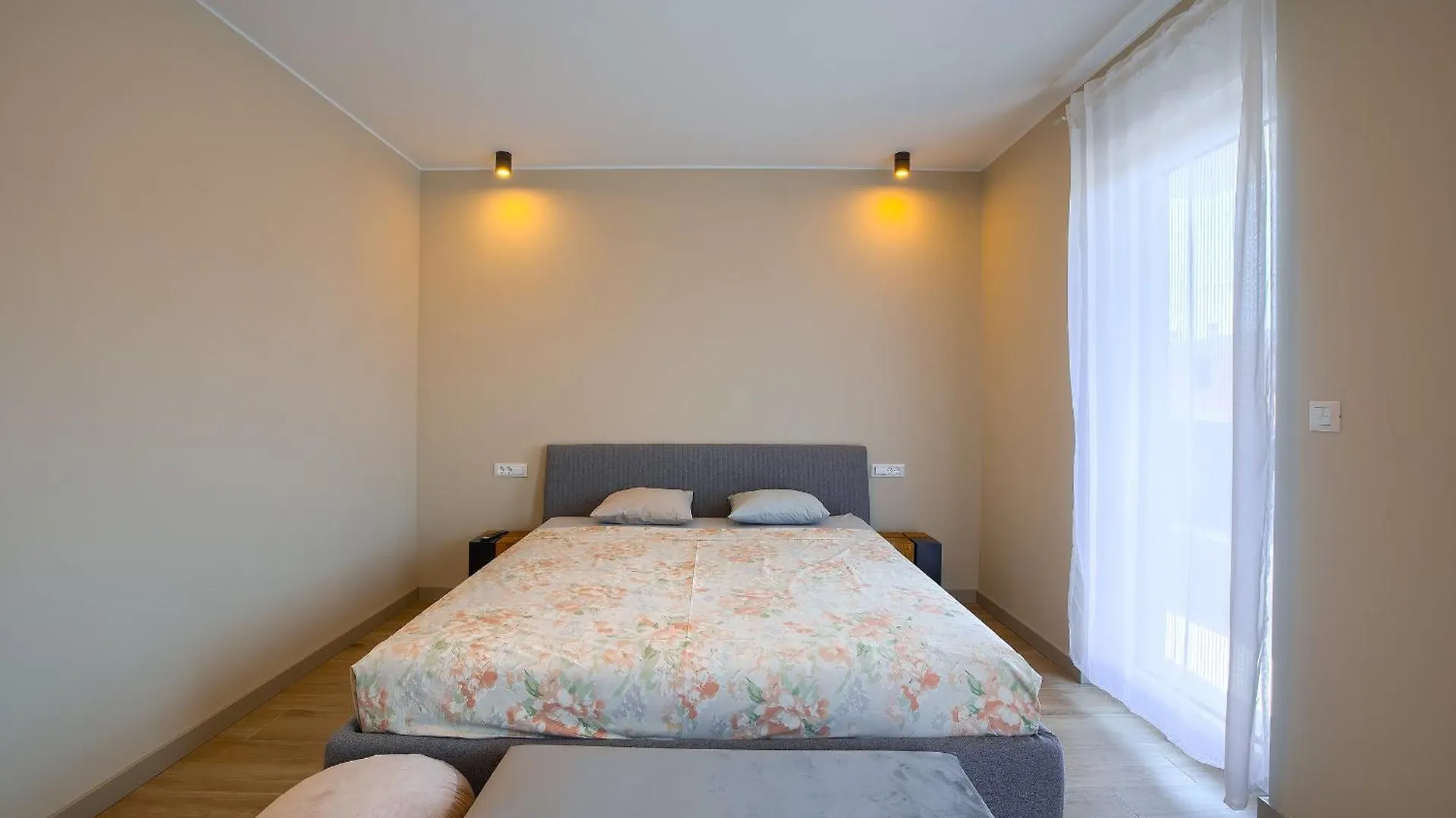 Villa Loreta Near Fazana For 7 Plus 1 People With Luxury Private Jacuzzi Only 600 Meters From Sea Stinjan Croatia