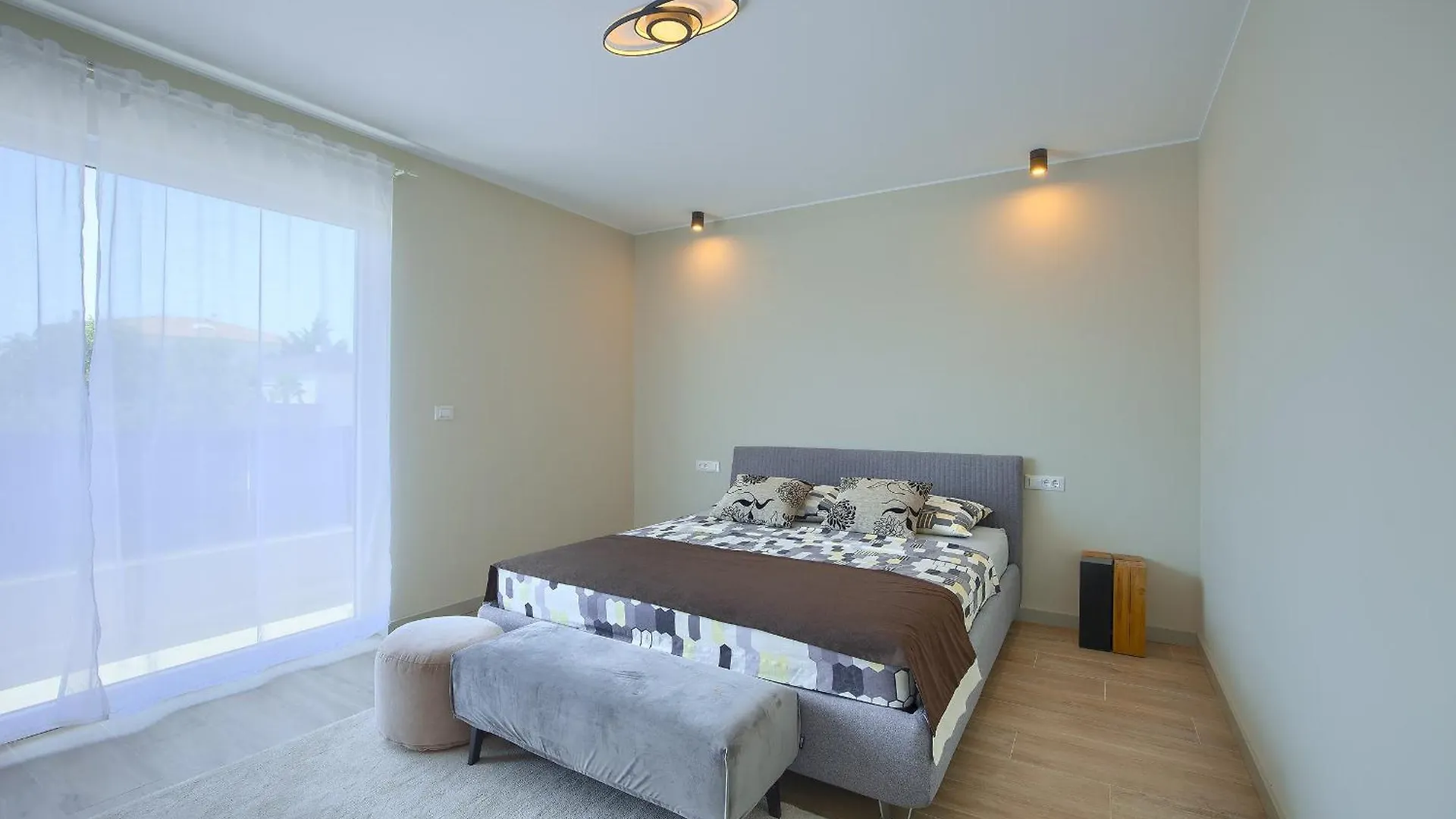 Villa Loreta Near Fazana For 7 Plus 1 People With Luxury Private Jacuzzi Only 600 Meters From Sea Stinjan